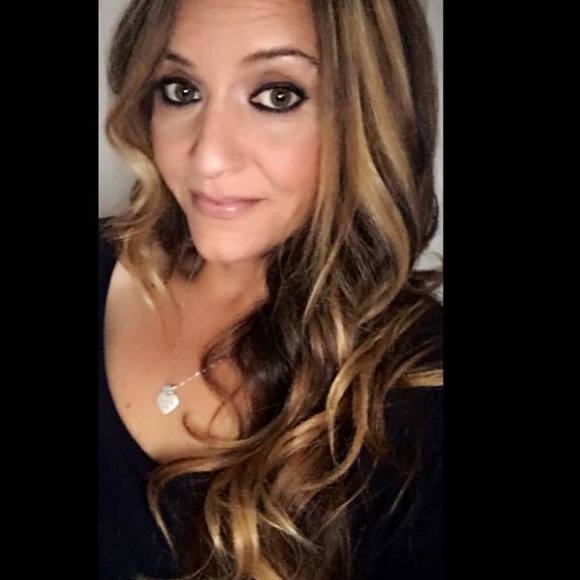 Meet your Posher, Stephanie - Picture 1 of 1